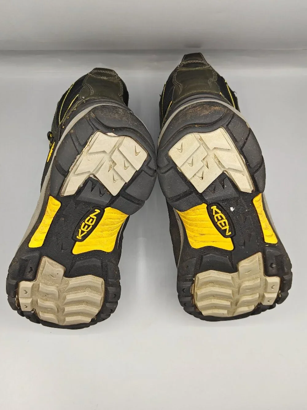 Keen Boots Mens 13 Summit County II 400G Insulated Waterproof Hiking Pre-Owned